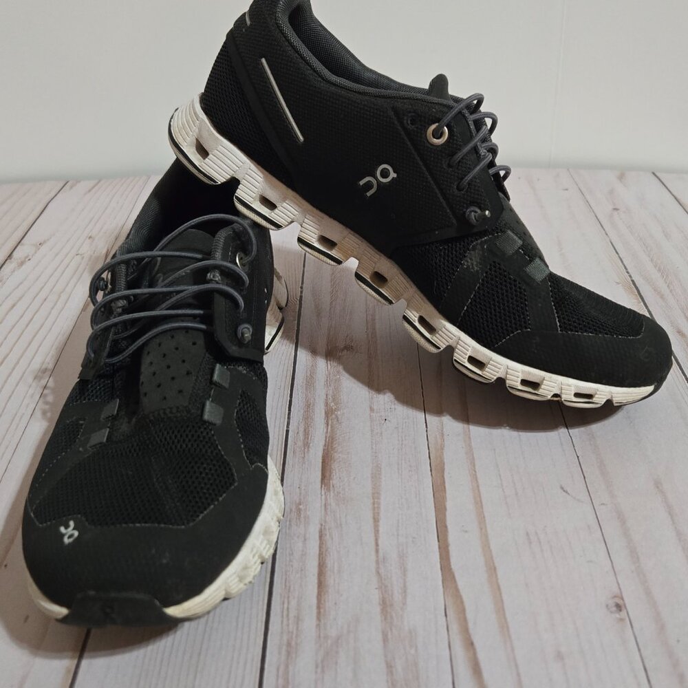 On Cloud 5 Women 7.5 Black Running Walking Athletic Sneakers Shoes